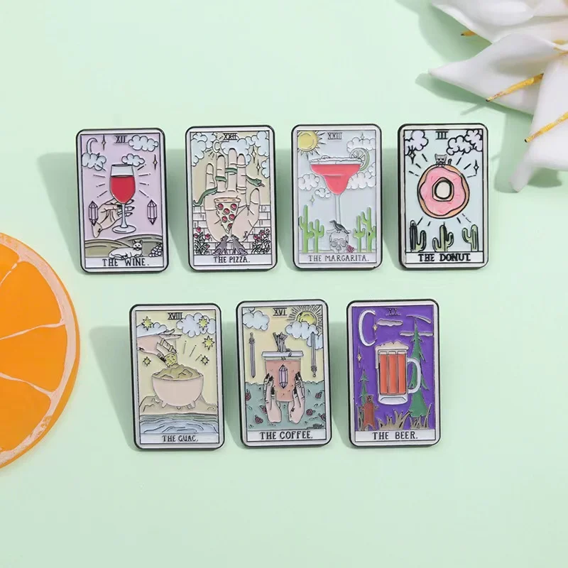 Alfileres esmaltados de Tarot  - Wine Beer Pizza reseña y precio