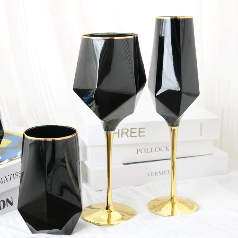 Copa de vino con borde dorado  - Wine Whiskey Beer reseña y precio